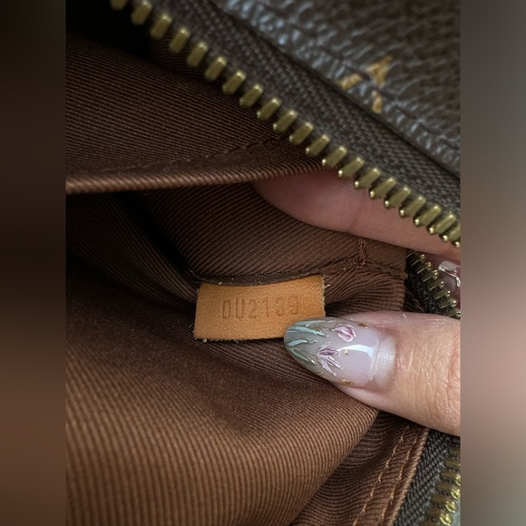 LV SOFT TRUNK LARGE MONOGRAM GHW - Picture 9 of 12